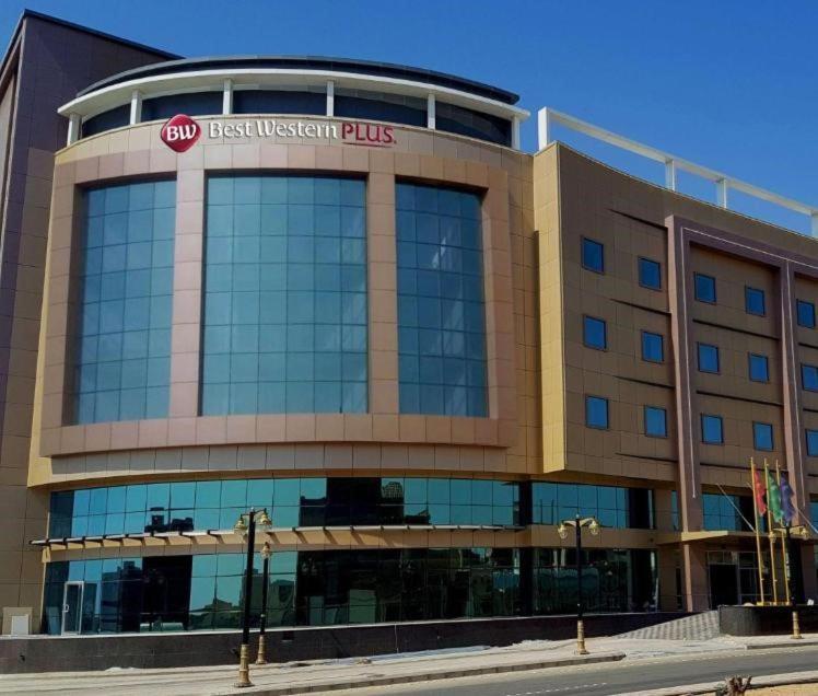 Best Western Plus Buraidah Hotel Exterior photo